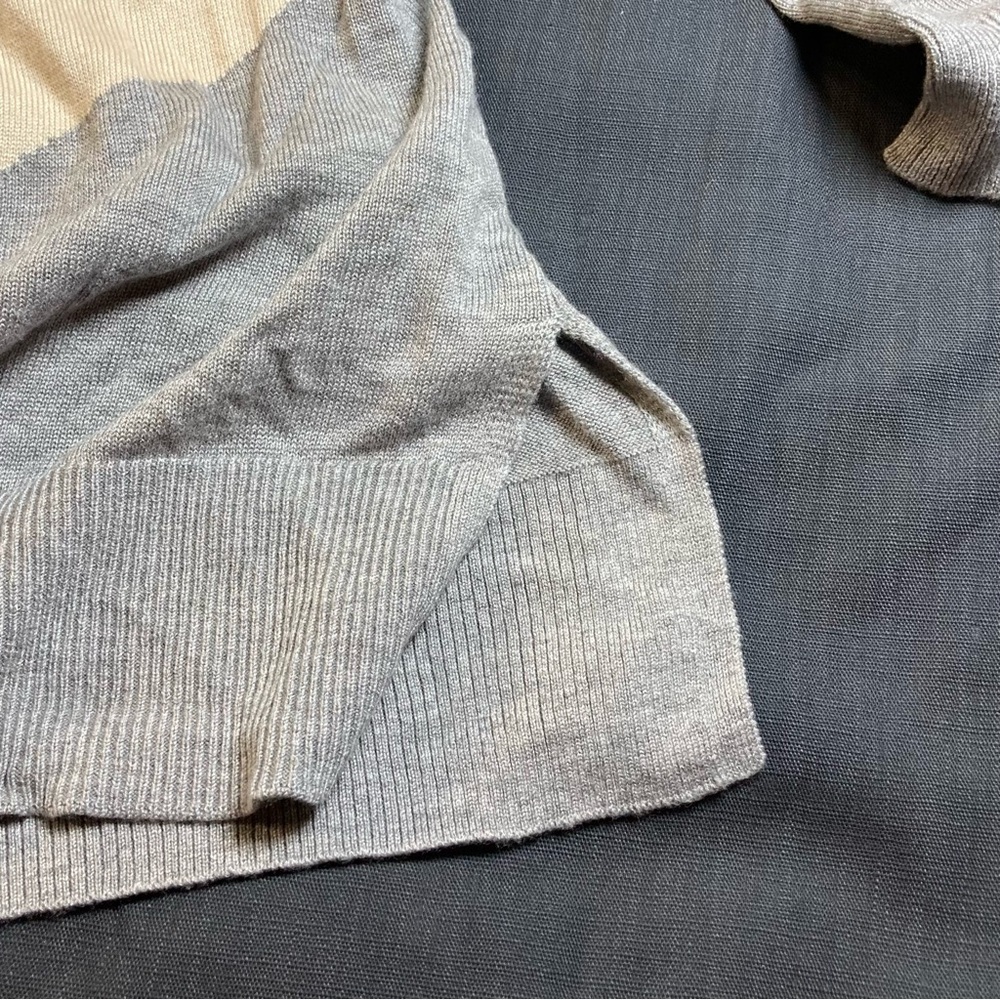 Laurie Felt V-Neck Sweater in Gray with Cream Hearts - Picture 7 of 8